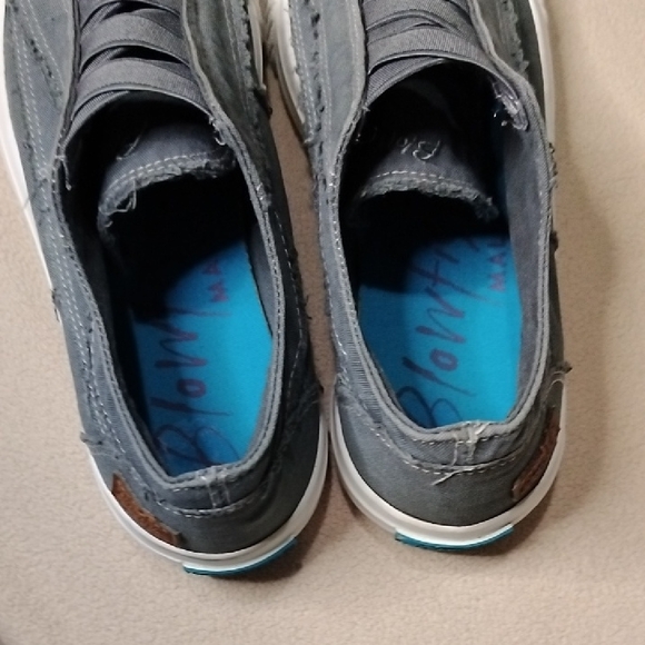 Blowfish Women's Casual Gray Slip-On Sneakers - Picture 5 of 10